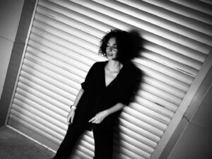 Ezgi Çelik Instagram - Yol yorgunu, taksi mağduru, eğlence sarhoşu diyebilir miyiz 🤌🏻 
.
.
📷 @melisadogu