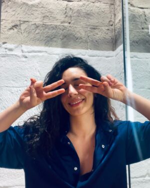 Ezgi Çelik Instagram - B.. gibi dünya da, gül gibi yaşıyor muyuz 2024 💪🏻