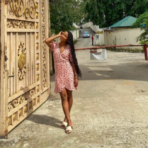 Ezinne Okparaebo Instagram - Balance 💚🌱
#Motherland