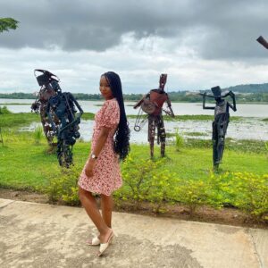 Ezinne Okparaebo Instagram - Balance 💚🌱
#Motherland