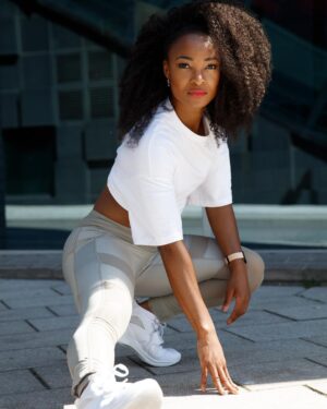 Ezinne Okparaebo Instagram - Believe in yourself. You are braver than you think, more talented than you know, and capable of more than you imagine 💪🏾
.
.
.📸 @rasmusbk 
#ezinspiration #ezinne #nigeriangirl #oslonorway #pumawomen #pumashoes  #norgebilder #igbo