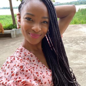 Ezinne Okparaebo Instagram - Balance 💚🌱
#Motherland