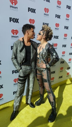 Ezra Sosa Instagram - come with me to @iheartradio awards! 🖤

use code:Ezrasosa and check out @byteofficial alligners today!