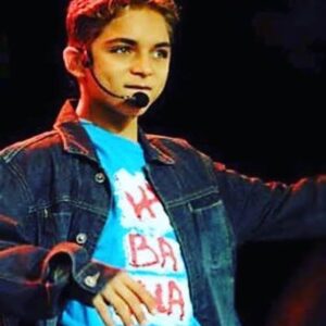 Fabián Chávez Instagram - Es momento de sacar del baúl a este muchacho (Joaquin Olmos) y volver a revivir las canciones que hicieron vibrar nuestra infancia. @2000sxsiempre