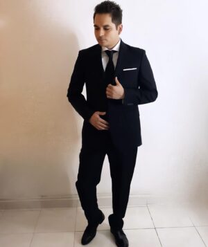 Fabián Chávez Instagram - Noche de boda en Monterrey!

Gracias por vestirme: @christian_flores_ai