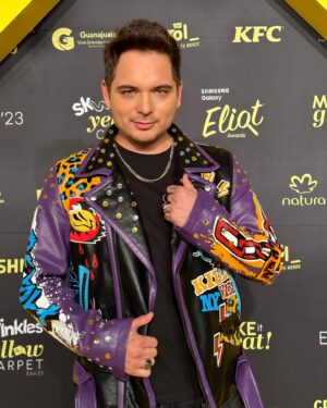 Fabián Chávez Instagram - En la alfombra amarilla de los premios @eliotmedia
