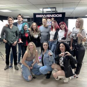 Fabián Chávez Instagram - Parte del elenco de #2000sXSiempre y el querido @ariborovoy 
@2000spoptour