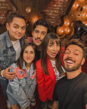 Fabián Chávez Instagram - Yo no puedo creer que todos ellos estuvieron hoy en EXA FM 🫶🏼 ¡Mucho éxito en la gran Arena! Que divertida tarde ✨