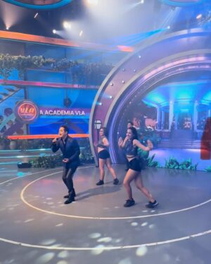 Fabián Chávez Instagram - Hoy fue mi primer día en “La Academia de @vengalaalegria “