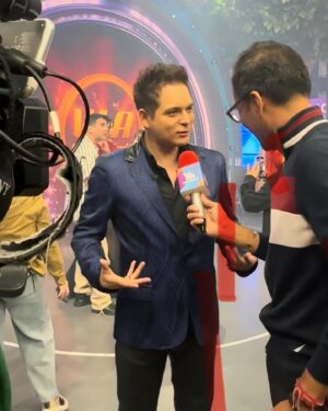 Fabián Chávez Instagram - Hoy fue mi primer día en “La Academia de @vengalaalegria “