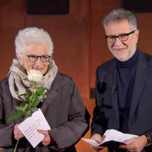 Fabio Fazio Instagram - Nel giorno del compleanno della senatrice a vita Liliana Segre, ricordiamo con questa foto l’indimenticabile serata evento, Binario 21, al Memoriale della Shoah.

Una serata che, insieme alle parole della senatrice Segre, resterà per sempre nel nostro cuore. Grazie.
