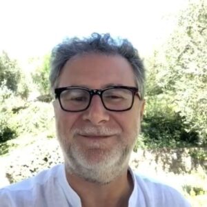 Fabio Fazio Instagram - Grazie a tutti coloro che sono tornati su tutti i profili social di Che Tempo Che Fa, in pochi giorni più di 500 mila follower, e grazie anche a coloro che ancora vorranno tornare. Siamo sicuri che presto torneremo ad essere quelli di prima.

- Grazie da @fab.fazio… e le cicale 🙏🏼