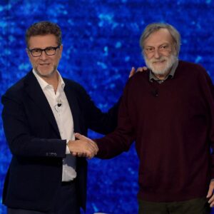 Fabio Fazio Instagram - I momenti che abbiamo condiviso con due grandi uomini, Gino Strada e Piero Angela, che ricordiamo nel giorno dell’anniversario della loro scomparsa, resteranno per sempre nel nostro cuore. Non potranno mai essere cancellati o dimenticati.

Gli incontri che abbiamo avuto la fortuna di poter vivere con loro resteranno per sempre nella storia di Che Tempo Che Fa e nei nostri più cari ricordi.

Ci mancate, mancate a tutti noi.