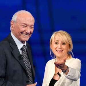 Fabio Fazio Instagram - I momenti che abbiamo condiviso con due grandi uomini, Gino Strada e Piero Angela, che ricordiamo nel giorno dell’anniversario della loro scomparsa, resteranno per sempre nel nostro cuore. Non potranno mai essere cancellati o dimenticati.

Gli incontri che abbiamo avuto la fortuna di poter vivere con loro resteranno per sempre nella storia di Che Tempo Che Fa e nei nostri più cari ricordi.

Ci mancate, mancate a tutti noi.