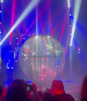 Fabio Rabello Instagram - Unforgettable circus time, what a great performance for our Christmas  @tirullipa @circodotiru 🎄🎪👏🏼💫