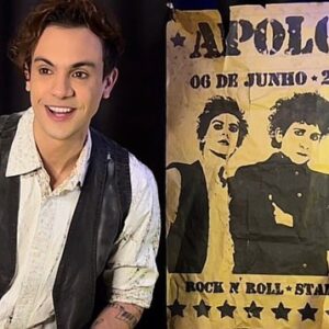Fabio Rabello Instagram - Um TBT mais que especial desse projeto que certamente mudou a minha vida aos 21 anos de idade. Me lembro até hoje na fila dos testes de elenco para escolher os 3 fantasmas, num processo seletivo que levou meses, tanto de interpretação quanto tocando bateria (meu segundo instrumento). 

Exibida em mais de 70 países e diversos idiomas, o nosso Julie do Brasil original, ganhou prêmios nacionais e internacionais, incluindo um APCA e indicação ao Emmy International. Foi a série mais assistida da @nickelodeon na Itália e um grande sucesso por aqui na @nickelodeonbr . Em rede nacional Julie triplicou a audiência da @bandtv no horário em 1 ano direto no ar. 

Sendo uma série musical, o show teve seu CD produzido com direção musical de @rickbonadio gravado nos estúdios @midasmusic pelo selo da @umusicbrasil 

Uma curiosidade é que a voz dessa abertura é da querida Luciana do grupo @rouge .A série contou com participações especiais de @manugavassi @nxzerooficial @penelope_nova  @caiquenogueira e o ator latino @peche 

Hoje o Julie e os Fantasmas é a primeira série original e brasileira a ser comprada pelo @netflix em uma nova versão fiel e global no ar em 198 países, com a direção do maior diretor de musicais do mundo @kennyortegablog (o qual eu tive a honra de receber em casa no mesmo piano onde eu sonhava e tocava as músicas do HSM com 15 anos de idade). Kenny também foi escolhido por  @michaeljackson , para dirigir sua turnê “This is it” e dentre muitos sucessos como diretor do fenômeno High School musical. 

Só tenho a agradecer a todos os envolvidos e a Deus por ter me capacitado para ser e interpretar o Félix e fazer muitos de vocês felizes! 

Thank you, gracias, grazzie, merci e Obrigado por todo o carinho e fidelidade de vocês! Um beijo do Fábio e do Félix, e lembrem-se sempre, sonhos foram feitos para se tornar realidade! 🫶🏼👻 😉