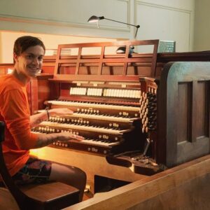 Fabio Rabello Instagram - What a great time in Charlottesville - Virginia - meeting the great university U.V.A, also had such a honor to perform in the church’s grand piano and organ with  Maestro MIchael! Thank you Virginia, you guys are amazing! What a gift! 🧡🖤🫶🏼🎶🇺🇸🔜 #charlottesville #uva #virginia #usa