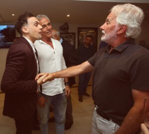 Fabio Rabello Instagram - In family and good friends, celebrating the 470th anniversary of my beloved hometown São Paulo! Enjoying the great photo gallery of my talented friend  @joaopassosfotografo 📸 #sp #sp470anos #sãopaulo