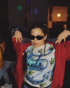 Fabiola Alarcón Instagram - la pasé mortal! gracias ovalle ♡
que se repitaa!! 💓🌱
gracias por el cariño mi gentee 🌺🎶
Gracias @zorzal_bar por la invitación 🍻