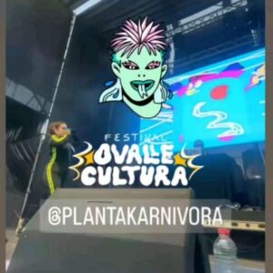 Fabiola Alarcón Instagram - Fue hermoso, muchas gracias @ovalle_cultura por esta convocatoria y por todo, y a @pinkhead.pvprikv por ser la mejor dj de la región y por acompañarme en el escenario (un sueño hecho realidad).
Primera vez que incorporo mis esculturas en mis presentaciones y fue muy lindo porque hubo mucho interés y me preguntaron bastante.
Muchas gracias al público de Ovalle, y a las ovallinas dentadas, y a todxs quienes me apoyan, y me han ido a ver desde distintos lugares de la región.
Gracias también a @marcelomiopec 🎶💚