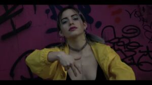 Fabiola Alarcón Instagram - A LA CAMITA BB!
Aún no ves #mipussytehacesoñar ? Está en @youtube y el link en mi BIO
Pronto en @spotify y en tu tv
Video y fotos x @cabrokid 
Vestuario x @tropicalbikiniss tnks @principevera
Prod music x @marcelomiopec
Idea y produccion @plantakarnivora
Gracias también a los 🐕 y a uli en la bike
