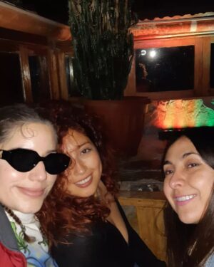 Fabiola Alarcón Instagram - la pasé mortal! gracias ovalle ♡
que se repitaa!! 💓🌱
gracias por el cariño mi gentee 🌺🎶
Gracias @zorzal_bar por la invitación 🍻