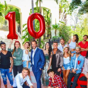 Fabrice Sopoglian Instagram - Aujourd’hui je fête mes 10 ans de télé réalité avec un record a mon actif de 11 saisons entant qu’animateur de ce programme @anges_tv sur @nrj12lachaine 🎉 🎈 🍾