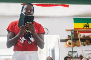 Fabrício Boliveira Instagram - Nosso Quilombo tem muito axé, mesmo. Obrigado pelos aprendizados Mestre Renné @acannecapoeiraangola .
Fotos @_jeffdias_ ✨✨