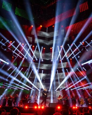 Fabrizio Tarducci Instagram - Anche con l’orchestra le rime prendono il volo. #timmusicawards23