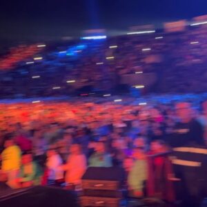 Fabrizio Tarducci Instagram - Il pezzo spacca, il video anche e ieri sera siamo riusciti a fare Parafulmini live insieme per la prima volta. Grazie @holyernia @breshbandicoot @iamzef @rtl1025 e tutta l’Arena di Verona. Mai dire hit, finché non passa in radio.