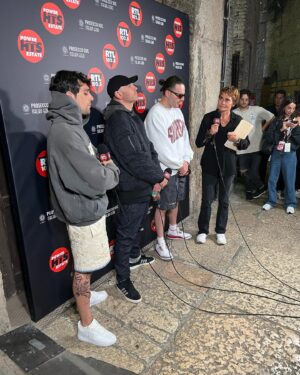 Fabrizio Tarducci Instagram - Il pezzo spacca, il video anche e ieri sera siamo riusciti a fare Parafulmini live insieme per la prima volta. Grazie @holyernia @breshbandicoot @iamzef @rtl1025 e tutta l’Arena di Verona. Mai dire hit, finché non passa in radio.
