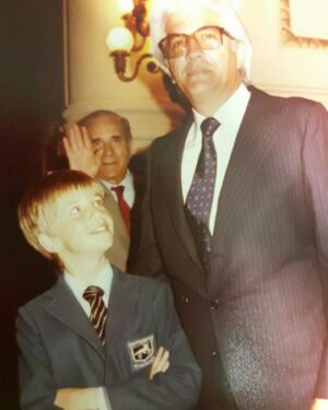 Facundo Arana Instagram - Mi viejo siempre decía que debió agacharse para esa foto 😊..! Feliz día del Padre Acá, Allá y Mucho más Allá ..!! Todos los días!! 🌈🫶🏽