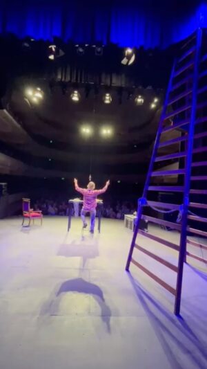Facundo Arana Instagram - Gracias Teatro Unión de San Carlos, Uruguay..! Cada noche de “En el Aire” es una fiesta que no voy a olvidar nunca.. 
 Gracias Carolinos y visitantes por llenar de cariño ese teatro increíble..! 
 Fue una función muy especial, dedicada con mucho cariño a la memoria de nuestra querida Isa González Alzaga. .. Gracias Sofi por venir!! @veritoforeveryoung 🦋🎭🎭🎭🎭
 Gracias @yan.eiras por el megaprofesionalismo preciso de siempre!
Gracias @tresrabanosproductora .. por tanto!!