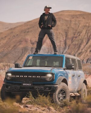 Facundo Arana Instagram - Con ese grupo descomunal donde faltan 3 genios que tuvieron que volverse temprano, fuimos junto a Ford a probar las nuevas Bronco a la Quebrada de Humahuaca.. Qué País tenemos, por Dios!! La experiencia fue increíble. Escuchar a los especialistas hablar de las camionetas es impresionante. No sabemos nada de autos, compas!! Jajaja!! 
 Gracias a toda la organización, a la Agencia, a quienes nos recibieron en Huacalera, que nos malcriaron en los desayunos y esa comida de noche maravillosa que es irrepetible y obliga a volver!; a vos Juani que sos nexo respetuoso con gente tan genial y especial.. a Dominga y su Familia! 
Fotones de @arena.ph y @emilianopella