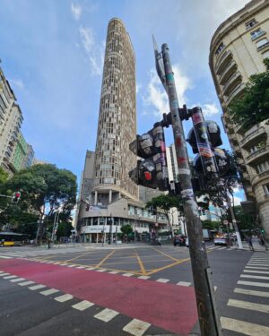 Facundo Gambandé Instagram - Un día paseando por Sao Paulo!