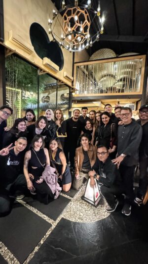 Fadi Iskandar Instagram - Dear my wonderful family and friends ... thank you for the unexpected birthday surprise! Your love and support truly mean everything to me 🖤