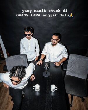 Fadi Iskandar Instagram - Isinya cuma CANDAAN, kalo mau serius bisa KETEMUAN …

Yang berani, coba mention temennya😎 

 #jointhetrend #FadiIskandar #DarePodcast #meme
