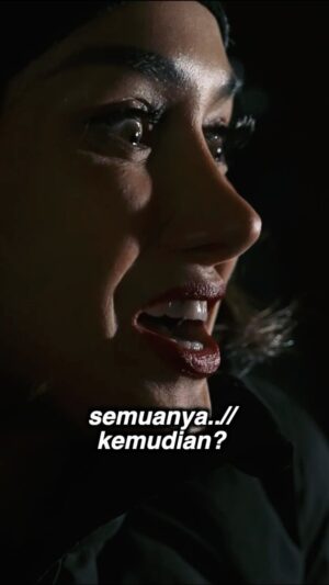Fadi Iskandar Instagram - Nanti malam jam 19.00 wib,
WHITEHILLS MANSION, Tidak hanya team diarymisterisara saja yg terkena gangguan, bahkan Ibu Susan yg menemani kami disana dibawa astral ke dimensi sisi lain Whitehills Mansion tanpa sadar sampe tidur berjalan merasa ditinggal sendirian di rumah itu. Disinilah awal sosok yg sudah dikuasai iblis ini kawanannya sempat menyelinap saat penelusuran di Jakarta bbrp waktu lalu dalam episode 'Rahimi Pemuja Set*n' channel Nyai @sarawijayanto saat Nyai bilang 1,2,3,4,5,5,7,8,9..

Perjalanan #JOURNEYTOANNABELLE yg tadinya kami pikir akan selesai di Warren Museum saat ketemu boneka Annabelle, ternyata kami salah! Ternyata semua terjawab di lokasi WHITEHILLS MANSION yg menjadi lokasi terakhir penelusuran #JOURNEYTOANNABELLE

Chapter 12 akan tayang malam ini di aplikasi @dmsplus.id jam 19.00 wib, apakah ini menjadi akhir dari perjalanan??..