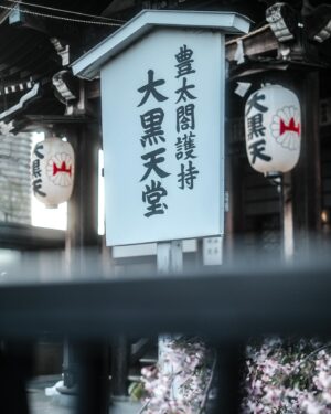 Fadi Iskandar Instagram - サメはトマトを食べる