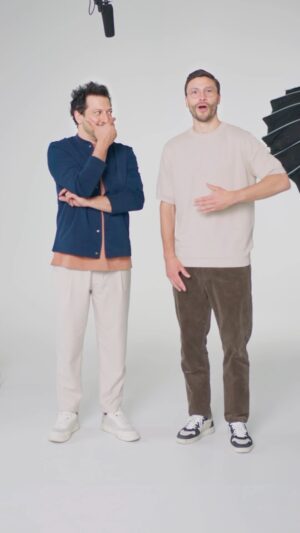 Fahri Yardım Instagram - Ein entspannter Mix aus lustigen Fußball-Ankedoten und den Highlights des EM-Tages? Mit Fahri Yardim und Jonas Hector bekommst du beides! 😍

In der neuen Show „Studio Pille-Palle“ ordnen der Schauspieler und der Ex-Nationalspieler den Spieltag mit Überraschungsgästen humoristisch ein. 👀

Studio Pille-Palle ab dem 14. Juni live bei MagentaTV! 🙌

#magentatv #studiopillepalle #jonashector #fahriyardim #euro2024 #volldabei #EMbeiMagentaTV
