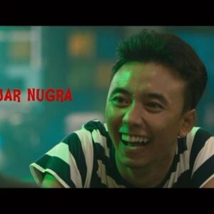 Fajar Nugra Instagram - Suatu hari Roy didatangi mendiang ayahnya lewat mimpi & mendapatkan sepotong pesan. Demi menyelesaikan masalahnya, Ia meminta Marten untuk membuka mata batinnya sehingga bisa berinteraksi dengan makhluk gaib.

Belum sempat menutup mata batin Roy, Marten meninggal dan dimulailah petualangan sahabat sehidup semati demi mengungkap misteri & menyelesaikan ‘tugas’ beda alam. 

Ikutin pencarian Roy & Marten mulai tanggal 17 Februari 2023, hanya di @visionplusid 🚨

#RoyDanMartenSahabatSehidupSemati #VisionPlus #VisionPlusOriginals #RMSSSOriginalSeries #GadingMarten