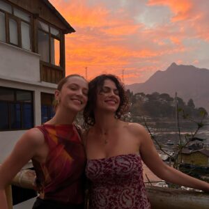 Fallon Smythe Instagram - wondrous time gave me the blues and then purple-pink skies💞🌷🧞‍♀️🦩🪁🧡 (it was a Taylor coded trip - apologizes for the last video)