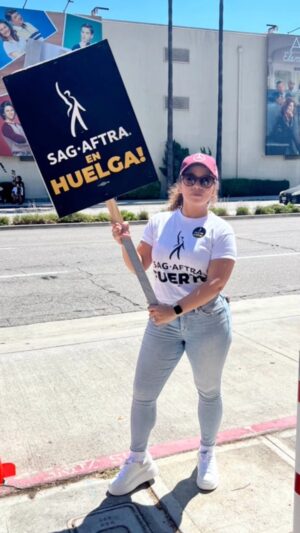 Fanny Veliz Grande Instagram - When we come together we are that much stronger! Si se puede! #latinosunited #latina #latine #sagaftrastrong #hollywood