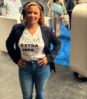 Fanny Veliz Grande Instagram - Feeling extra Jefa today running production for the Latinas in tech summit. Love to be surround by so many inspiring chingonas! #latinas #latinasrule #jefa #latinasintech