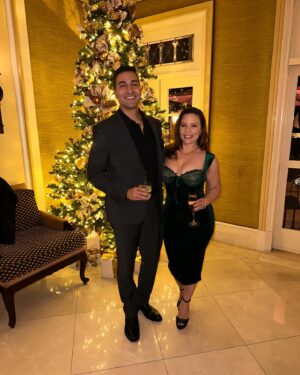 Fanny Veliz Grande Instagram - Happy 2024 from us! 2023 you were full of lessons, growth, and opportunities! Let 2024
Be the year our dreams come true! #happy2024