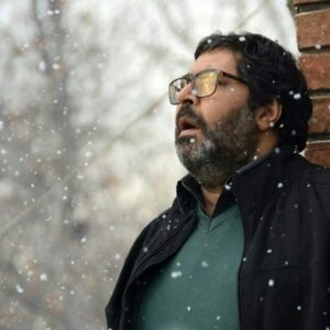 Farhad Aslani Instagram - فیلم دختر همزمان با اکرانش در ایران در اولین حضورش در خارج از ایران سه جایزه اصلی جشنواره بین‌المللی مسکو را دریافت کرد جایزه بهترین فیلم
بهترین فیلم از نگاه  تماشاگران و جایزه بازیگر اول مرد .
این موفقیت را به جامعه سینمایی  و مردم هنردوست ایران و همکاران عزیزم در این فیلم  تبریک میگویم 
من هم سهم کوچکی در این فیلم داشتم 
خدا رو شکر