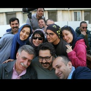 Farhad Aslani Instagram - پایان کار فیلم  یک روز بخصوص به کارگردانی و نویسندگی همایون اسعدیان . ما که بادلمون کار کردیم امیدوارم به دل بشینه