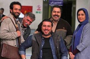Farhad Aslani Instagram - سال نو مبارک . تن تون سالم دلتون شاد کانون خانواده تون گرم و برقرار ایشالله

عیدی ما به شما سینما دوستان عزیز فیلم یک روز بخصوص به کارگردانی همایون اسعدیان . 
امیدوارم وقت کنید و در ایام تعطیلات فیلم رو ببینید و دوست داشته باشید دمتون هم گرم . 😊🌸🌸🌸🌸🌸🌸 عکس از مهدی دلخواسته