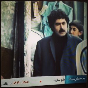 Farhad Aslani Instagram - سریال خانه در آتش زمانی که 27 سالمون بود . سی سالش رو لاغر بودیم بیست سالش ام چاق گذروندیم واسه بعدش هم بعد تصمیم میگیریم