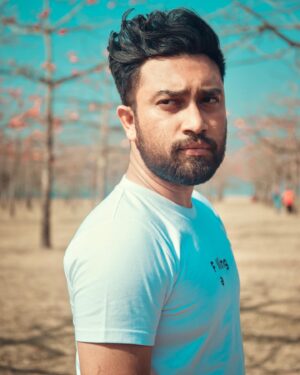 Farhan Ahmed Jovan Instagram - Falling apart …